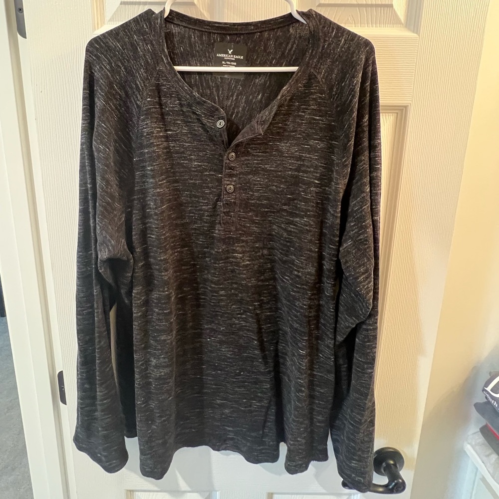 Gray black American eagle long sleeve t shirt size XL